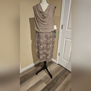 Elegant Gold Patterned Dress